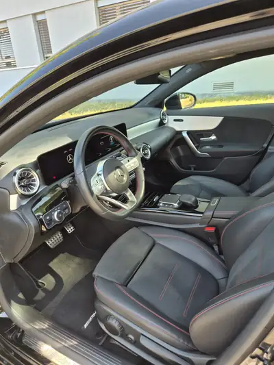 Mercedes-Benz Classe A 180 Night Star AMG Line — Élégance urbaine et sportivité affirmée — interior