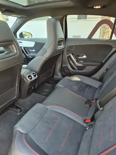 Mercedes-Benz Classe A 180 Night Star AMG Line — Élégance urbaine et sportivité affirmée — dashboard