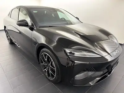BYD Seal 82,5 kWh Excellence — Berline électrique performante, garantie 6 ans — intérieur