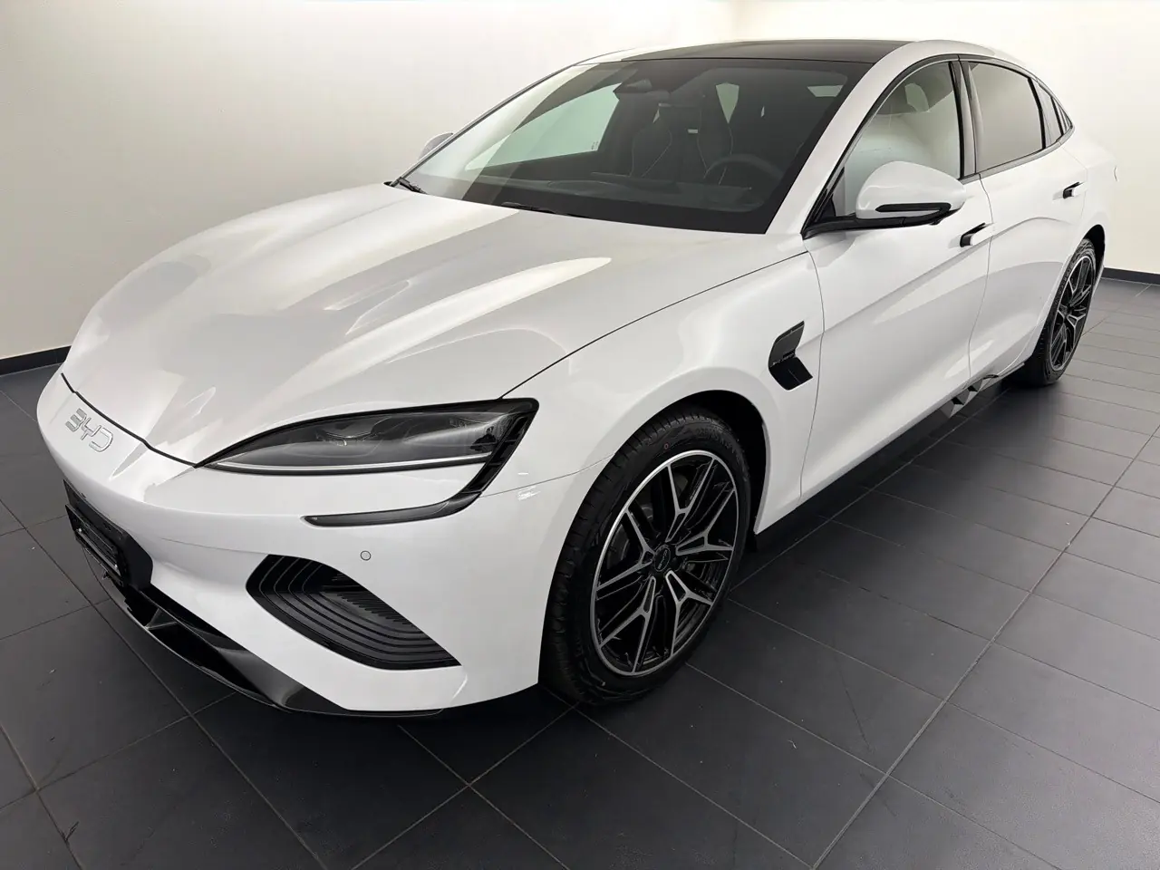 BYD Seal 82,5 kWh Excellence 2026 — Berline électrique performante, garantie 6 ans