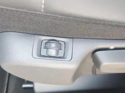 Citroën C3 Aircross 1.2 PureTech 130 — Petit SUV polyvalent, 49 400 km, finition Swiss Edition — Miniature 8