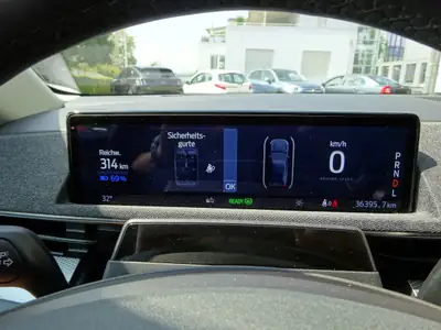 Ford Mustang MACH-E RWD 99 kWh — SUV électrique haute autonomie, 37 000 km seulement — Miniature 8