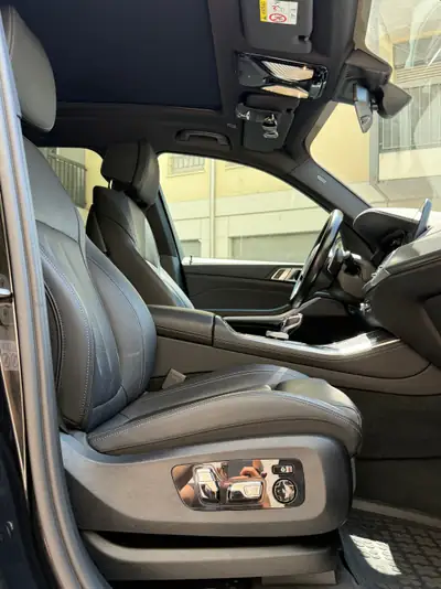 BMW X5 xDrive 48V 30d M Sport — SUV premium hybride diesel, première main — Miniature 9