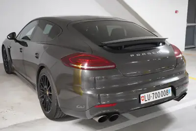Porsche Panamera 3.0 V6 4S PDK — Berline sportive 420 ch, transmission intégrale — interni