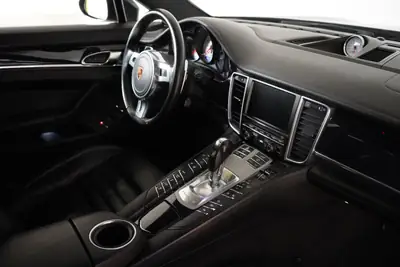 Porsche Panamera 3.0 V6 4S PDK — Berline sportive 420 ch, transmission intégrale — Miniatura 11