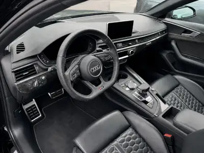 Audi RS4 Avant 2.9 V6 TFSI — Break sportif 450 ch, échappements sport, état impeccable — Armaturenbrett