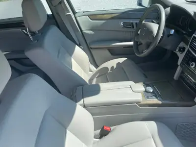 Mercedes-Benz E 350 V6 BlueEF — Berline élégante, suspension pneumatique, faible kilométrage — dettaglio