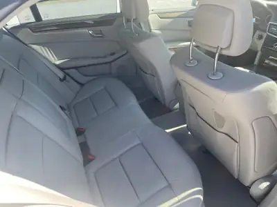 Mercedes-Benz E 350 V6 BlueEF — Berline élégante, suspension pneumatique, faible kilométrage — Miniatura 9