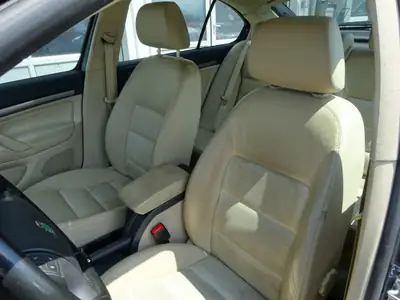 Skoda Octavia 2.0 TDI Elegance — Berline fiable 140 ch, 121'000 km — Miniature 7