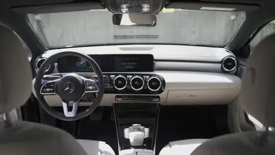 Mercedes-Benz A 250 e Progressive — Hybride rechargeable performante, 28 600 km seulement — détail