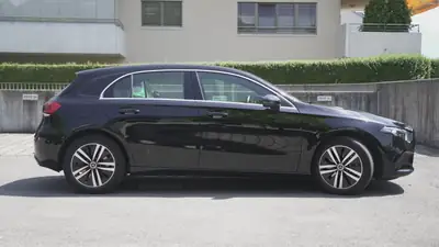 Mercedes-Benz A 250 e Progressive — Hybride rechargeable performante, 28 600 km seulement — tableau de bord