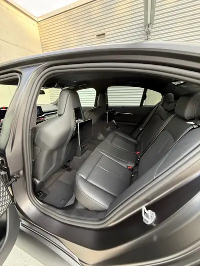 BMW M5 xDrive 2025 — Berline sportive hybride rechargeable, 8600 km seulement — Miniature 11