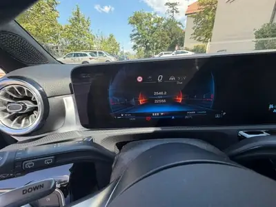 Mercedes-AMG A 35 4matic — Sportivité haute performance, 22'555 km seulement — Seitenansicht