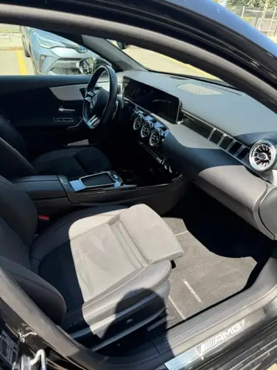 Mercedes-AMG A 35 4matic — Sportivité haute performance, 22'555 km seulement — Armaturenbrett