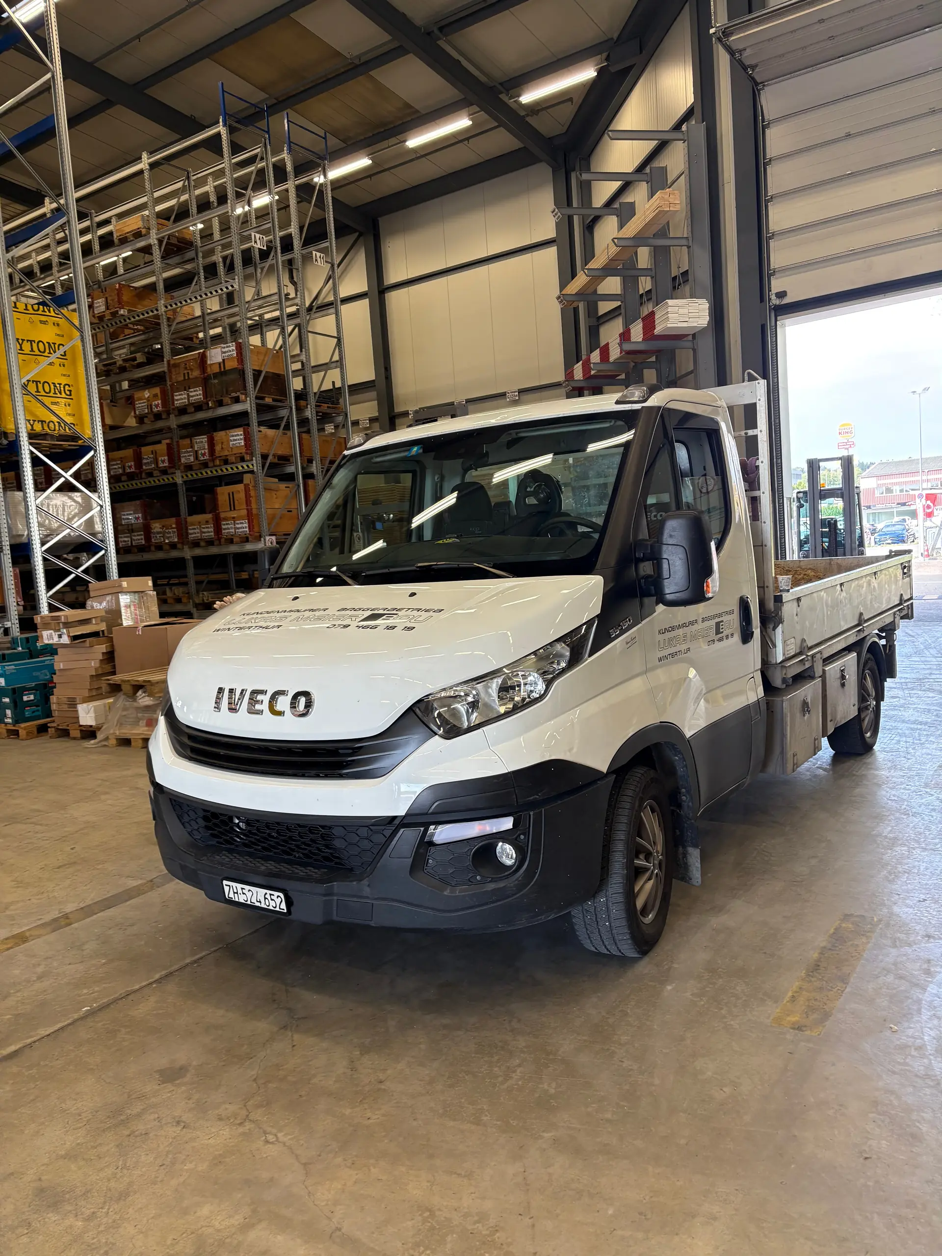 IVECO Daily 3.0 HPI 150 — Benne basculante robuste, 148'000 km, sans sinistre — Außenansicht