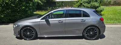 Mercedes-Benz Classe A 200 AMG Line — Berline dynamique, très peu kilométrée — vista posteriore