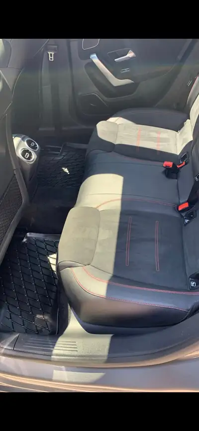 Mercedes-Benz Classe A 200 AMG Line — Berline dynamique, très peu kilométrée — dettaglio