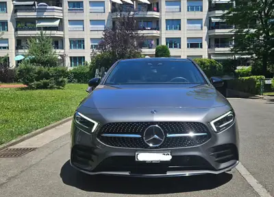 Mercedes-Benz Classe A 200 AMG Line — Berline dynamique, très peu kilométrée — Miniatura 8