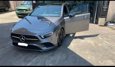 Mercedes-Benz Classe A 200 AMG Line — Berline dynamique, très peu kilométrée — Miniatura 10