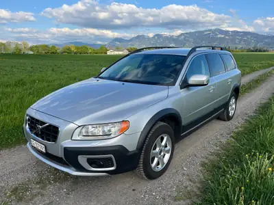 Volvo XC70 2.4 D5 Summum AWD — SUV robuste diesel, très bien entretenu — vista esterna