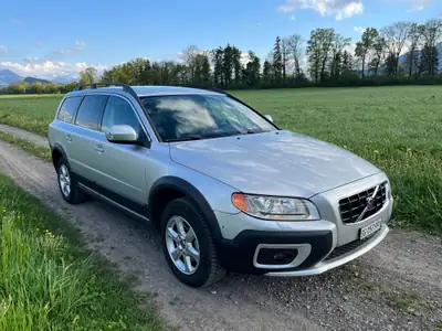 Volvo XC70 2.4 D5 Summum AWD — SUV robuste diesel, très bien entretenu — fianco