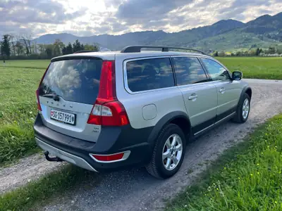 Volvo XC70 2.4 D5 Summum AWD — SUV robuste diesel, très bien entretenu — interni