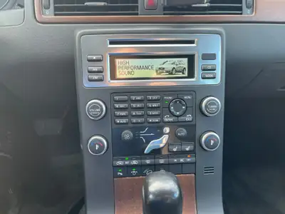 Volvo XC70 2.4 D5 Summum AWD — SUV robuste diesel, très bien entretenu — Miniatura 14