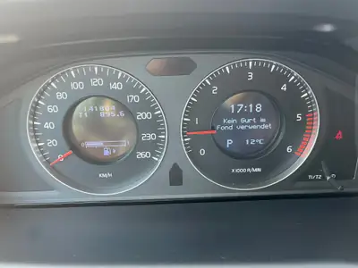 Volvo XC70 2.4 D5 Summum AWD — SUV robuste diesel, très bien entretenu — Miniatura 15