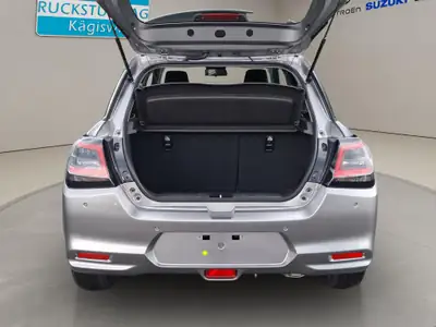 Suzuki Swift 1.2 Piz Sulai Top Hybrid 4x4 — Citadine polyvalente avec motorisation écologique — Miniature 12