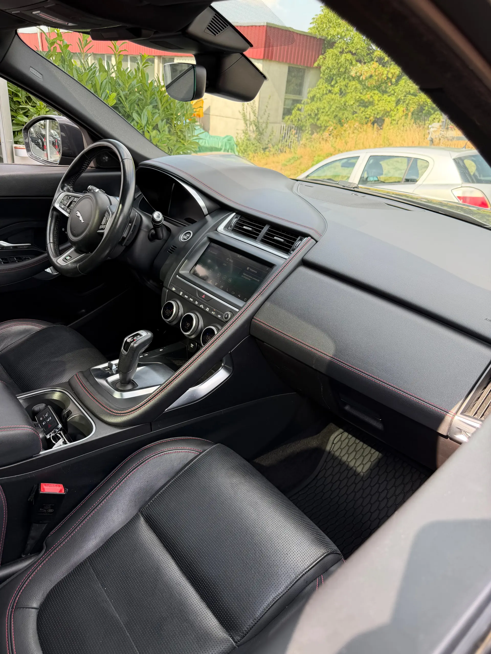 Jaguar E-Pace 2020 occasion Denges — 2