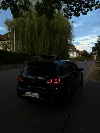 VW Golf 2.0 TSI R DSG 4Motion — Performance sportive et traction intégrale — side view