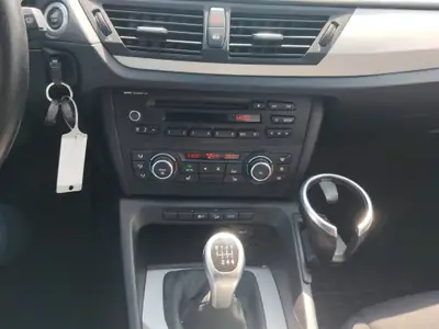 BMW X1 xDrive 18d — SUV compact diesel fiable, entretien à jour — Miniature 11