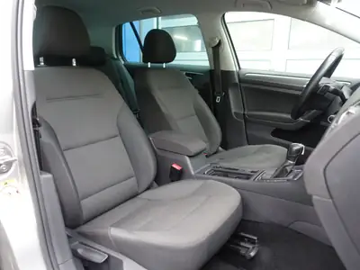 VW Golf 1.0 TSI Comfortline — Compacte fiable, entretien suivi, 83'000 km — Miniature 8