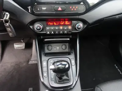 Kia Carens 1.7 CRDi Style DCT — Monospace 7 places, diesel efficace et sans accident — Miniature 17
