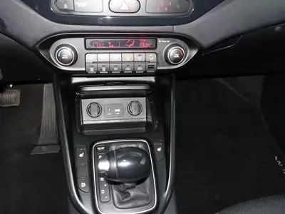 Kia Carens 1.7 CRDi Style DCT — Monospace 7 places, diesel efficace et sans accident — Miniature 16