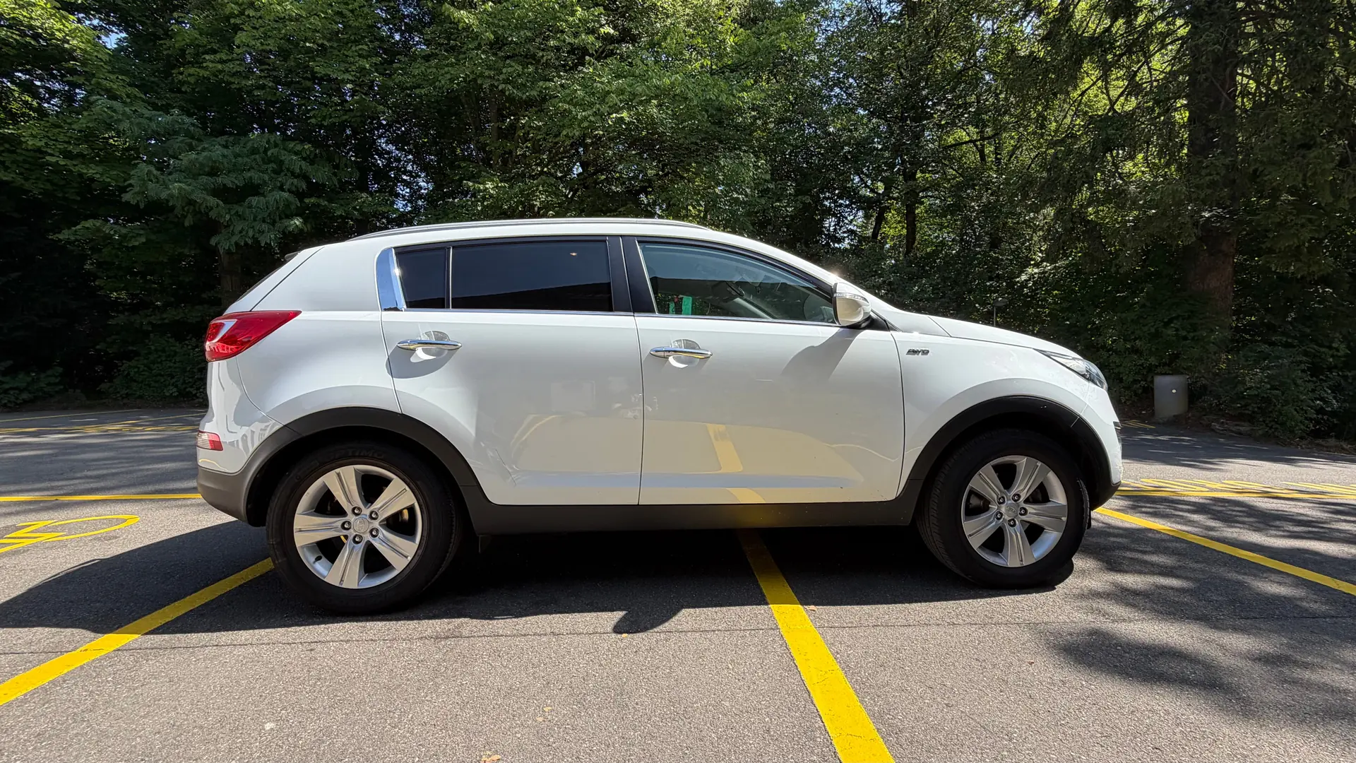 Kia Sportage 2.0 CVVT Trend — SUV polyvalent, 8 pneus, 104 000 km seulement — vue extérieure