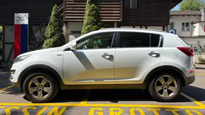 Kia Sportage 2.0 CVVT Trend — SUV polyvalent, 8 pneus, 104 000 km seulement — côté