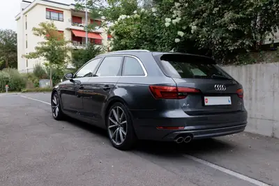 Audi A4 Avant 3.0 TDI Sport quattro — Break complet, équipement premium, 272 ch — arrière