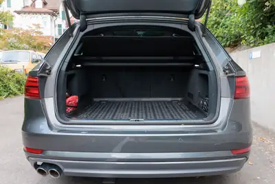 Audi A4 Avant 3.0 TDI Sport quattro — Break complet, équipement premium, 272 ch — Miniature 8