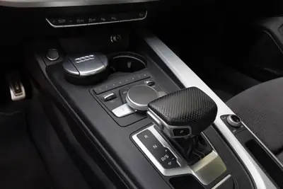Audi A4 Avant 3.0 TDI Sport quattro — Break complet, équipement premium, 272 ch — Miniature 10