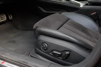 Audi A4 Avant 3.0 TDI Sport quattro — Break complet, équipement premium, 272 ch — Miniature 13