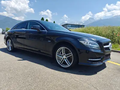 Mercedes-Benz CLS 500 V8 — Berline de prestige 408 ch, 4WD intégrale — fianco