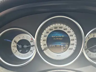 Mercedes-Benz CLS 500 V8 — Berline de prestige 408 ch, 4WD intégrale — Miniatura 11