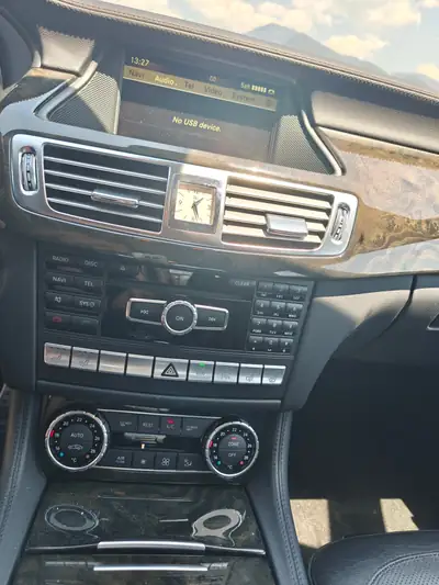 Mercedes-Benz CLS 500 V8 — Berline de prestige 408 ch, 4WD intégrale — Miniatura 12