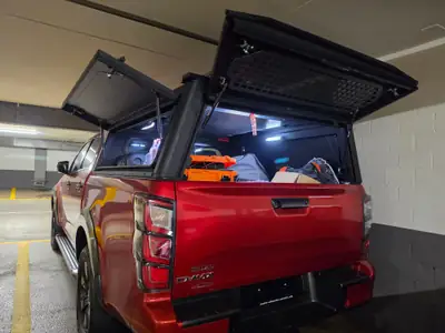 ISUZU D-MAX 1.9 DDi Nitro Sport 4x4 — Pick-up robuste, 4'500 km seulement, garantie constructeur 5 ans — Detail