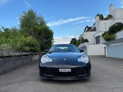Porsche 911 3.6 Turbo — Coupé culte des années 2000, 420 ch en boîte manuelle — vista esterna