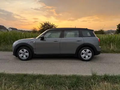 MINI Clubman 1.5i Cooper — Monospace compact agile, transmission automatique — side view