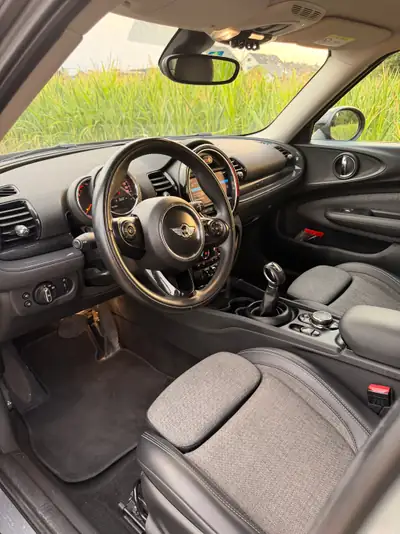 MINI Clubman 1.5i Cooper — Monospace compact agile, transmission automatique — dashboard