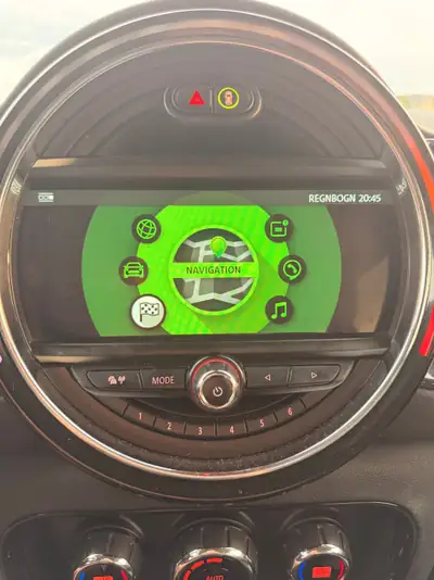 MINI Clubman 1.5i Cooper — Monospace compact agile, transmission automatique — detail