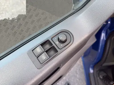 VW T5 Caravelle Trend 2.5 TDI 4Motion — Monospace 8 places robuste et polyvalent — Miniatura 22